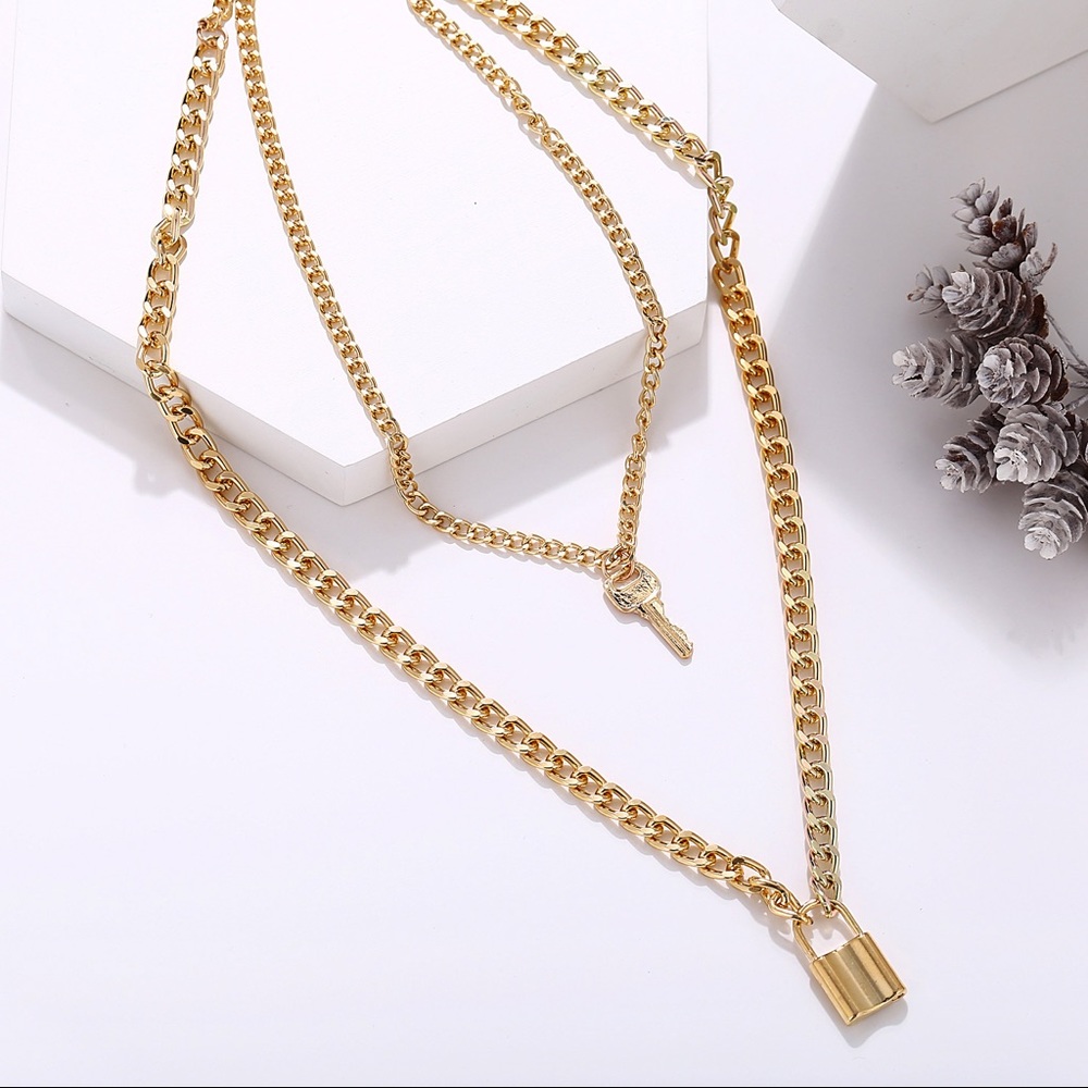 3/$25🦋 Layered Lock and Key Necklace Gold